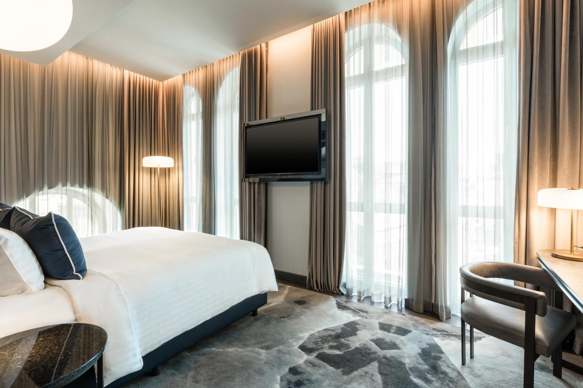 The Marmorosch Bucharest, Autograph Collection Hotel Eksteriør billede A bedroom at the hotel