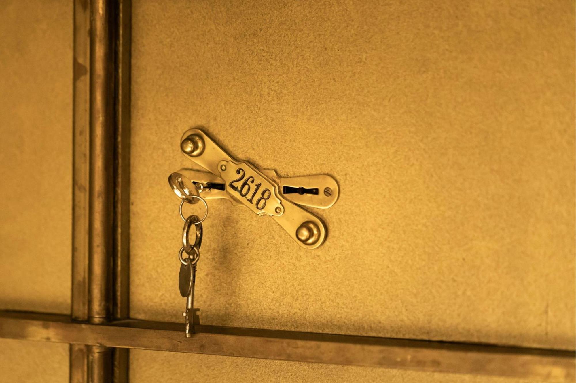 The Marmorosch Bucharest, Autograph Collection Hotel Eksteriør billede A safe with a key