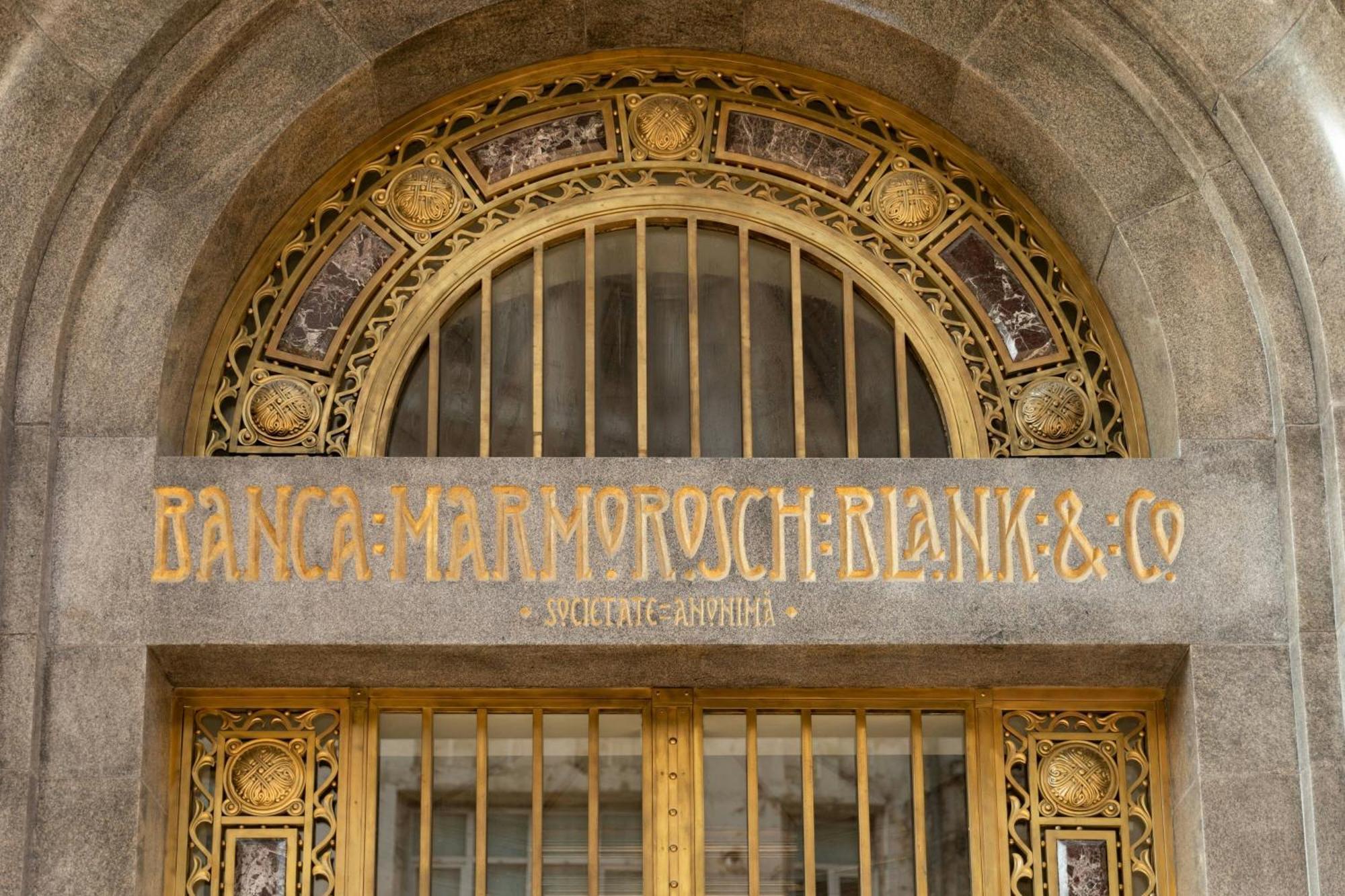 The Marmorosch Bucharest, Autograph Collection Hotel Eksteriør billede The main entrance of the bank