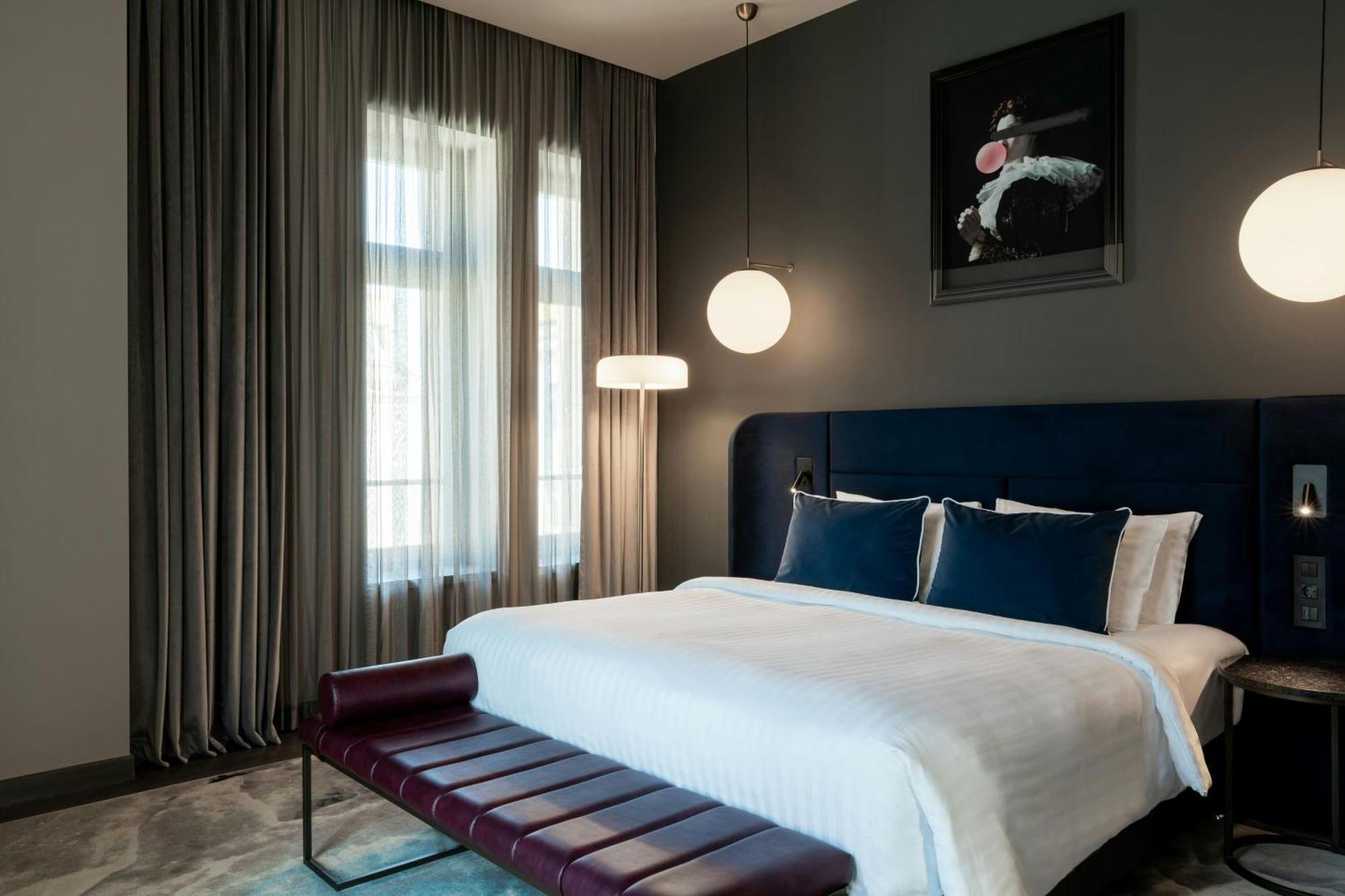 The Marmorosch Bucharest, Autograph Collection Hotel Eksteriør billede A bedroom at the hotel
