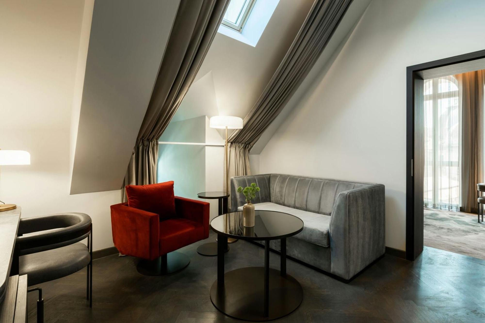 The Marmorosch Bucharest, Autograph Collection Hotel Eksteriør billede A suite at the Hotel